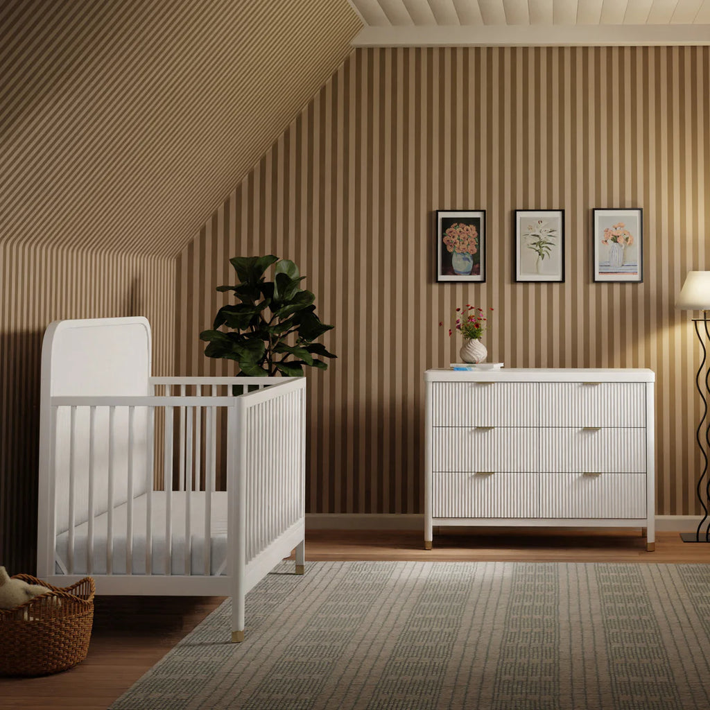 Brimsley Warm White Crib Convertible & Dresser #6 – Paraiso Infantil